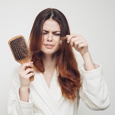 Phụ nữ rụng tóc sẽ lỡ mất những điều gì trong cuộc sống?